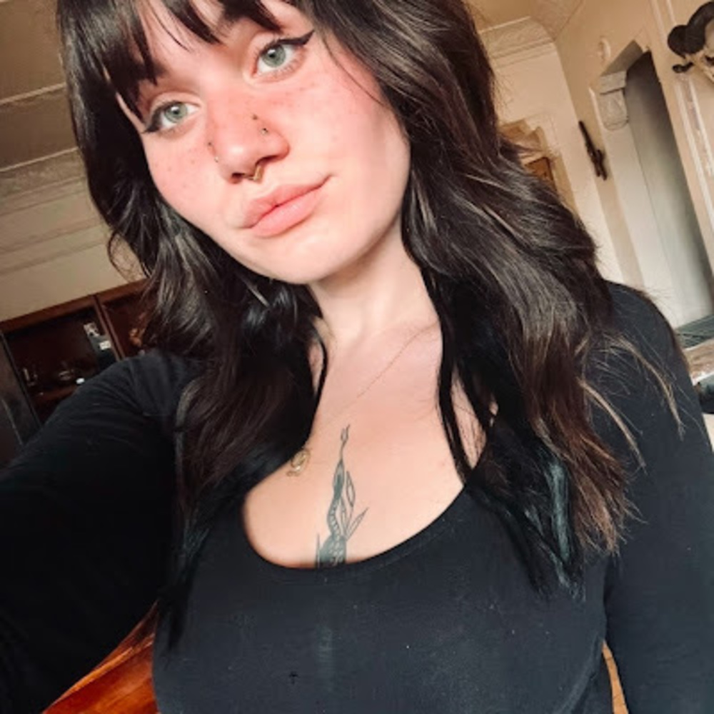 Meet your Posher, Aine